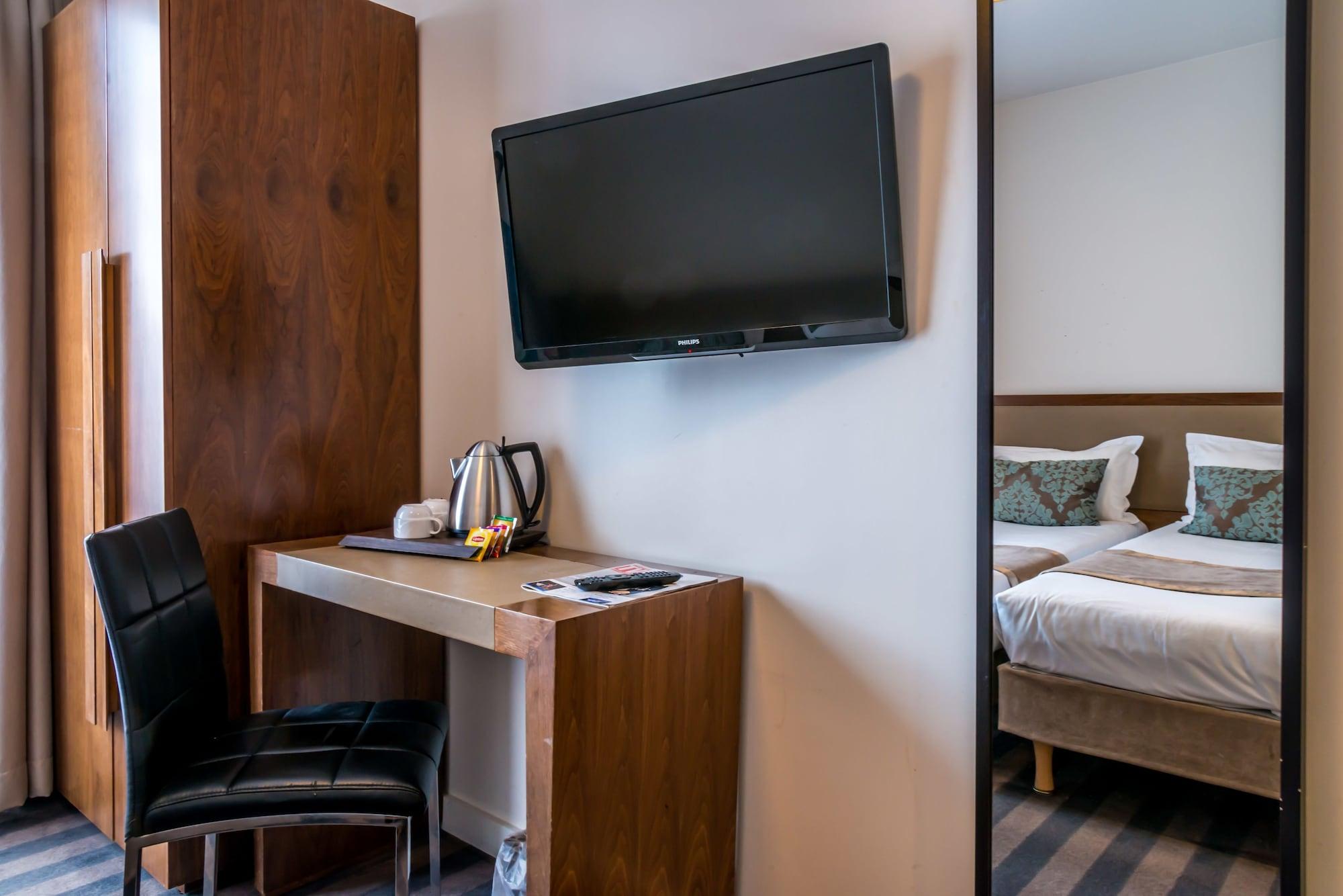 Art Eiffel Hotel 3*